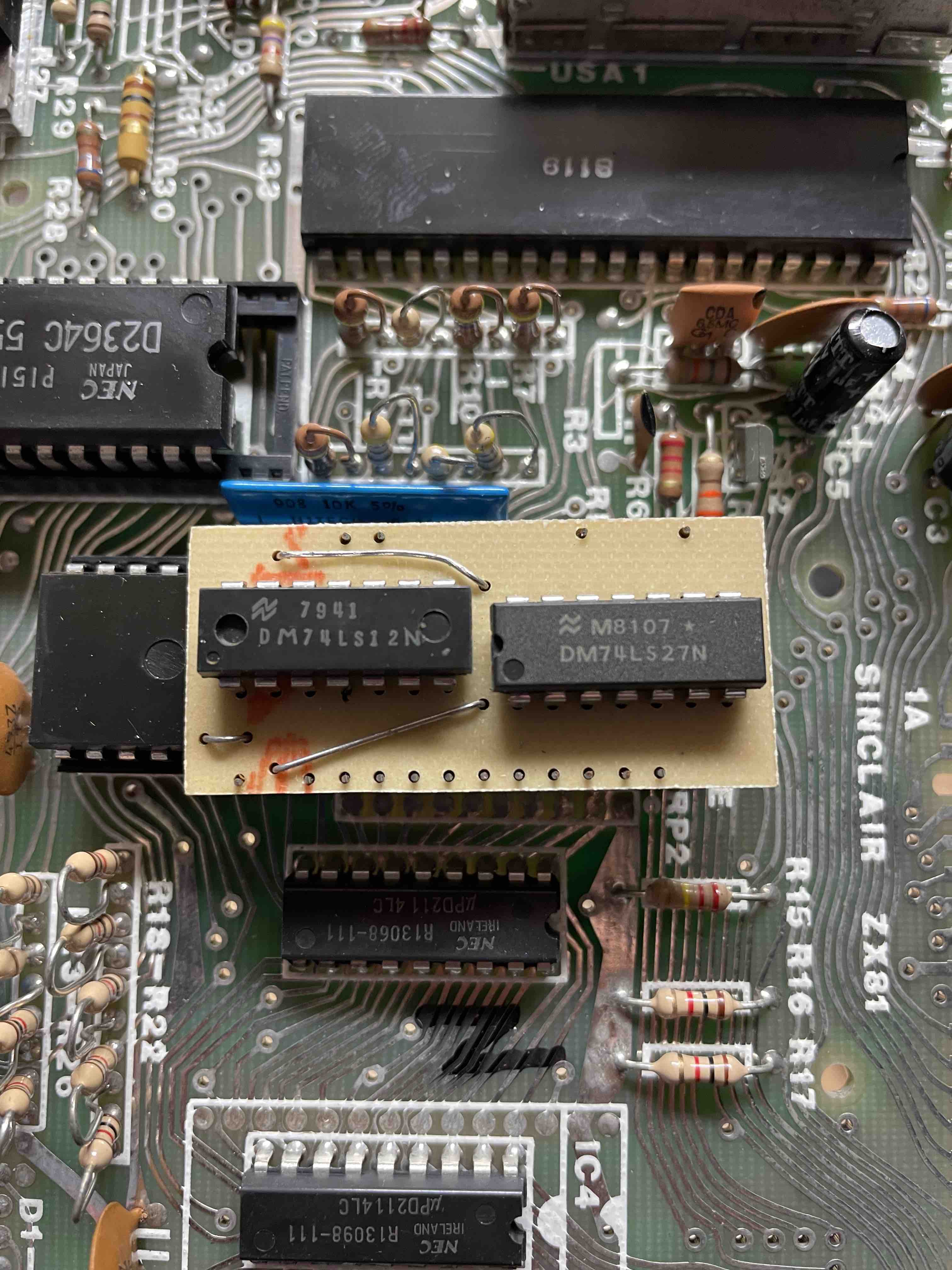 ZX81: What's going on with this processor mod? - Sinclair ZX80 